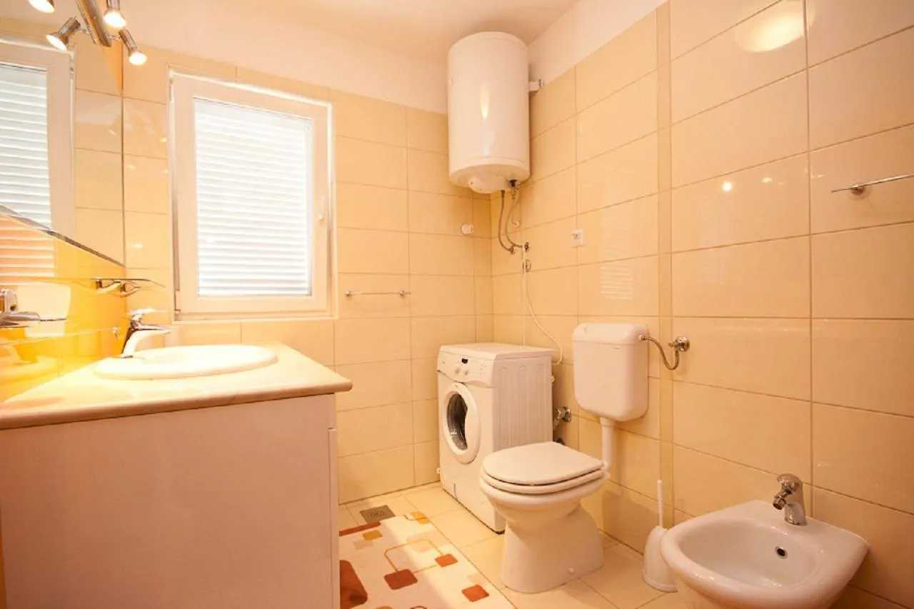 Modernes Apartment Mit Grosser Terrasse Baska